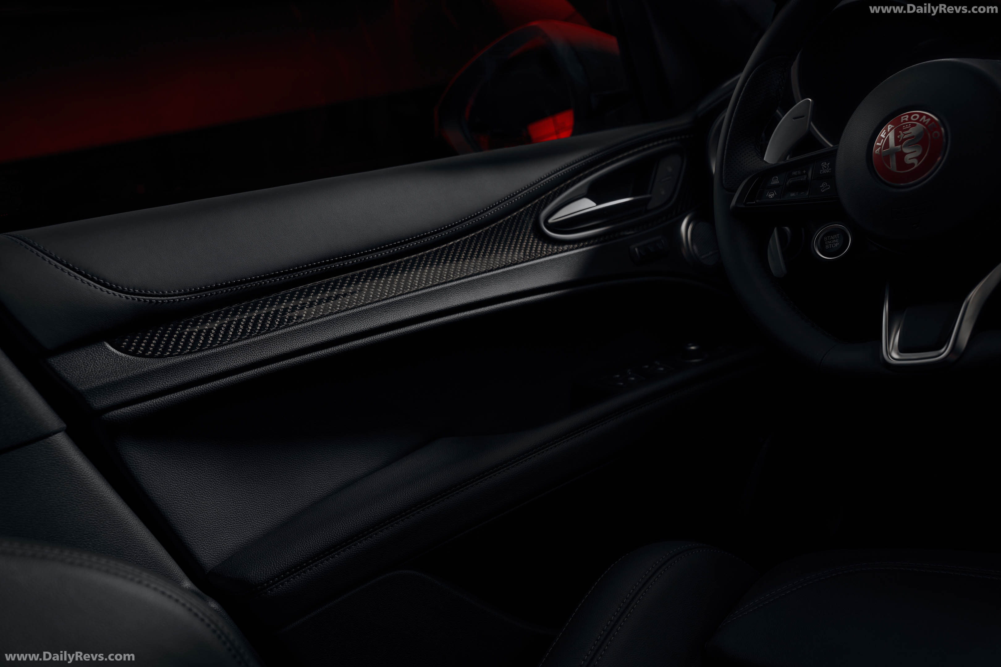 2027 Alfa Romeo Stelvio Luna Rossa Interior